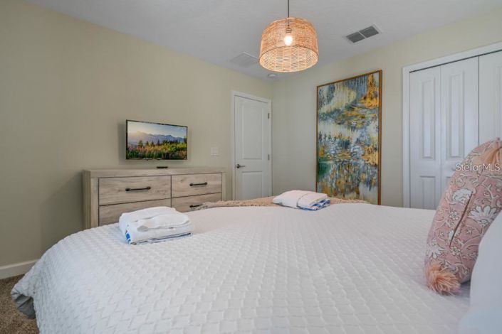 Image No.40-8 Bed Property for sale