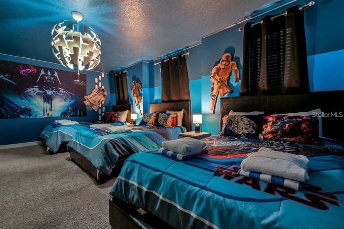 Image No.8-8 Bed Property for sale