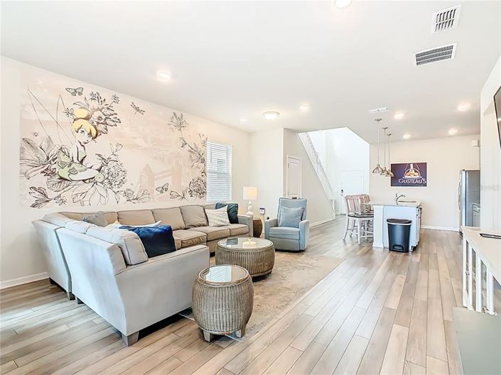 Image No.15-6 Bed Property for sale