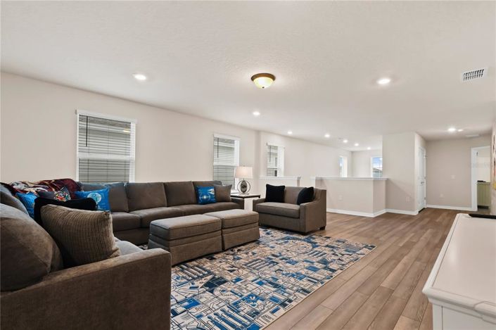 Image No.22-6 Bed Property for sale