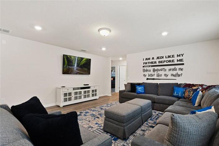 Image No.27-6 Bed Property for sale