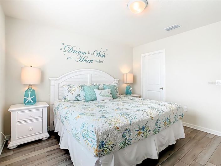 Image No.56-6 Bed Property for sale