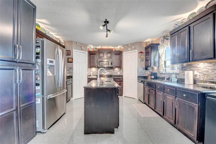 Image No.13-4 Bed Property for sale