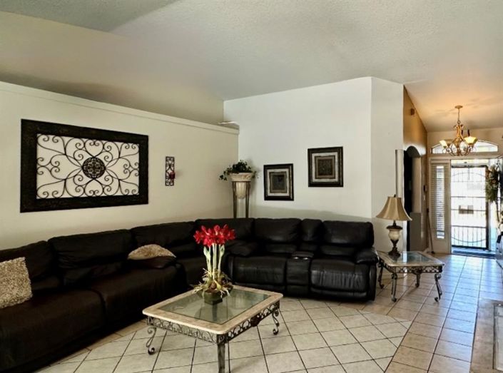 Image No.6-4 Bed Property for sale