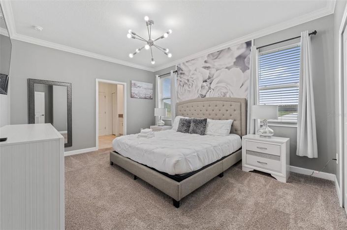 Image No.10-9 Bed Property for sale