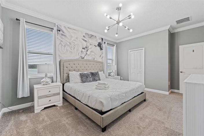 Image No.11-9 Bed Property for sale