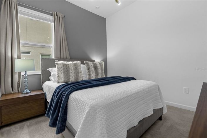 Image No.27-12 Bed Property for sale