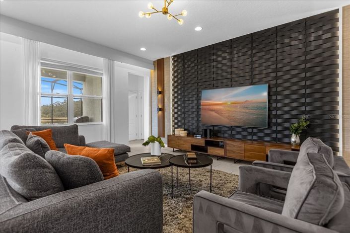 Image No.9-12 Bed Property for sale