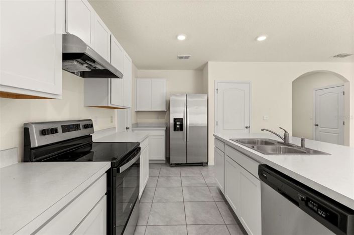 Image No.16-5 Bed Property for sale