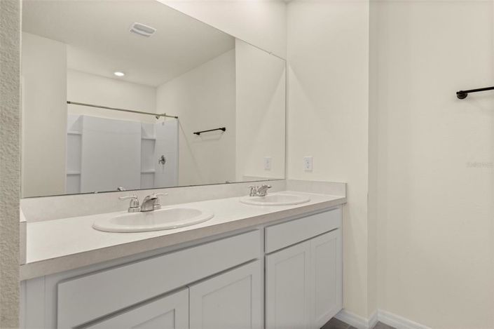 Image No.29-5 Bed Property for sale