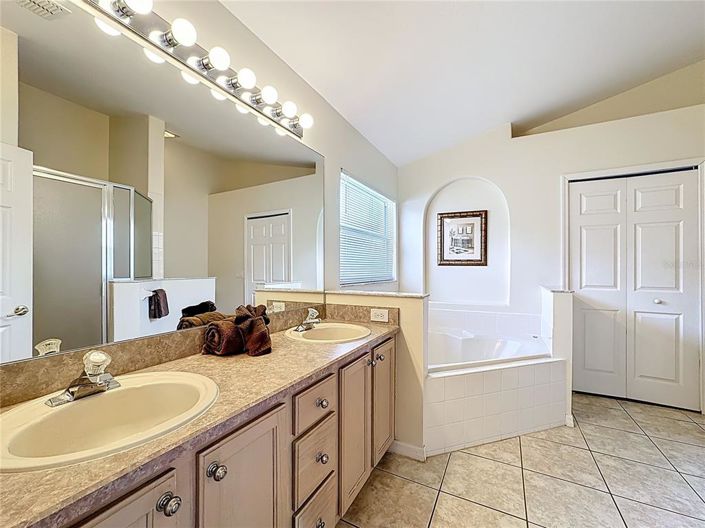 Image No.21-4 Bed Property for sale