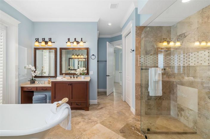 Image No.41-4 Bed Property for sale