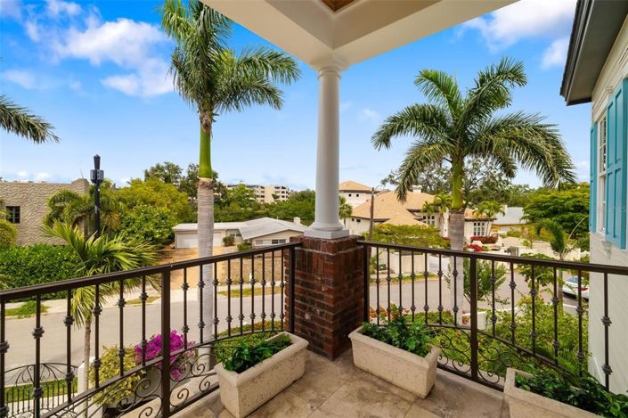 Image No.48-4 Bed Property for sale