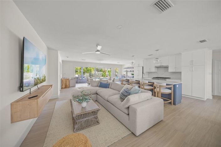 Image No.12-3 Bed Property for sale