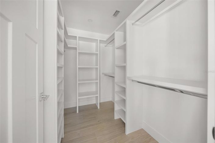 Image No.18-3 Bed Property for sale