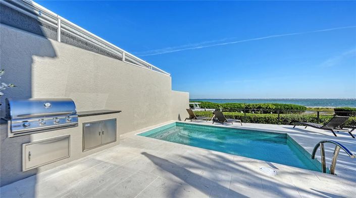 Image No.10-4 Bed Property for sale