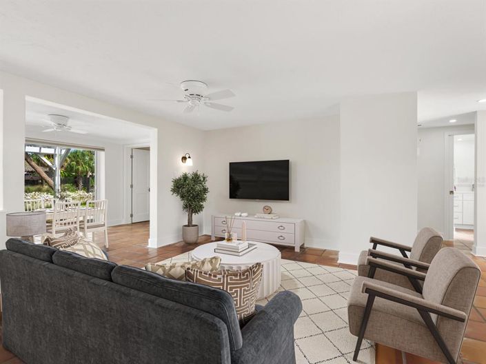 Image No.12-3 Bed Property for sale