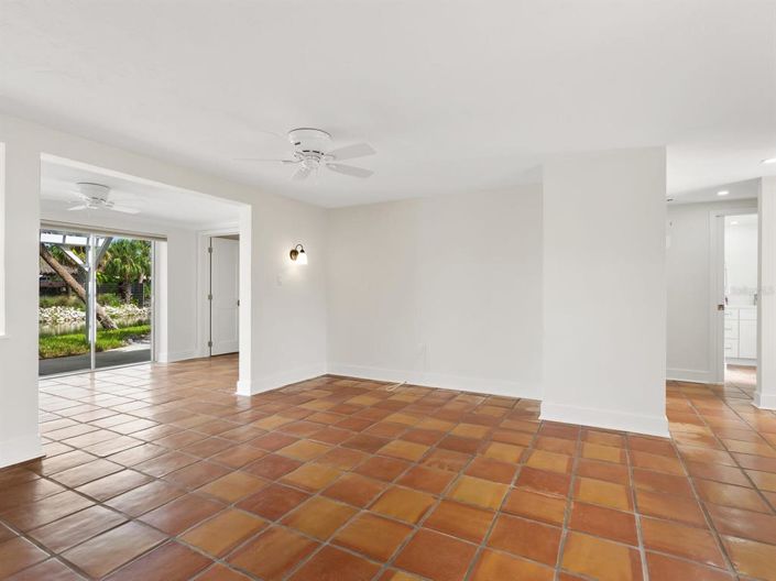 Image No.13-3 Bed Property for sale