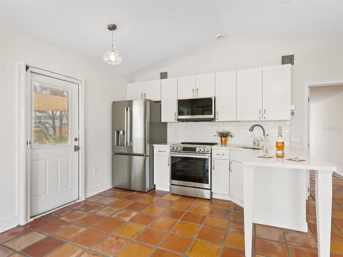 Image No.43-3 Bed Property for sale