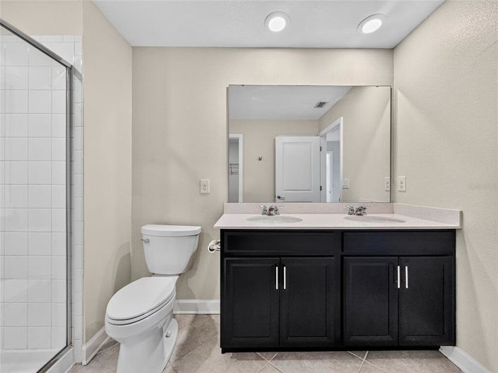 Image No.19-3 Bed Property for sale