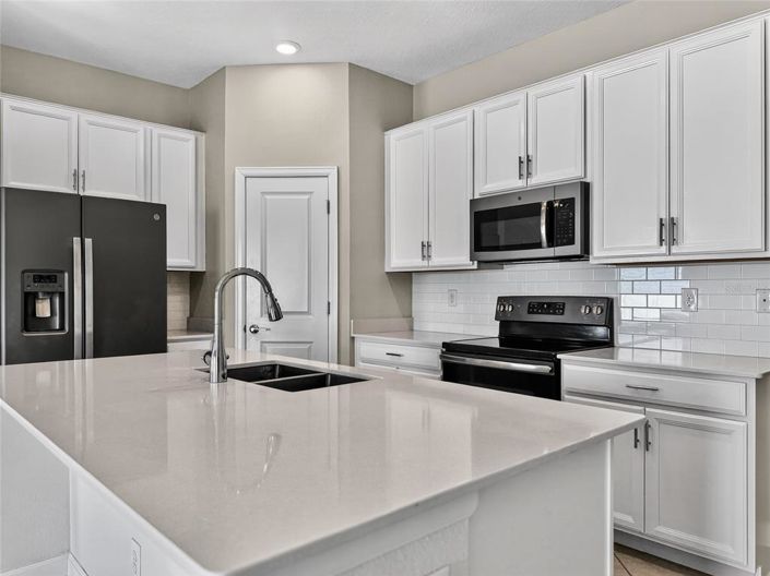 Image No.3-3 Bed Property for sale