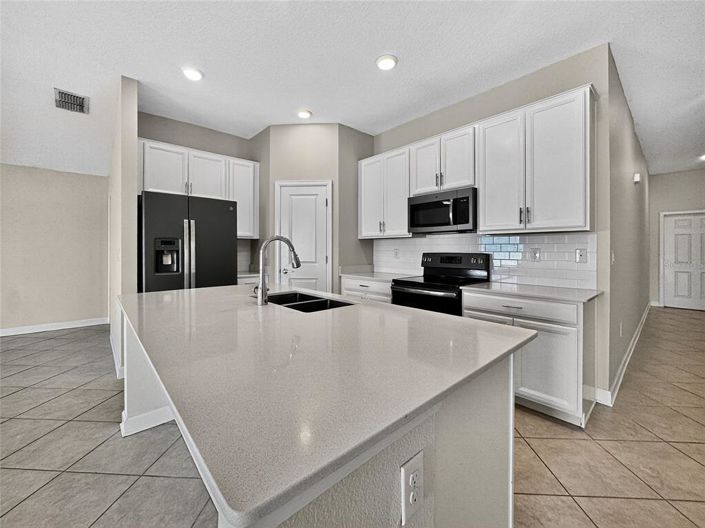 Image No.7-3 Bed Property for sale