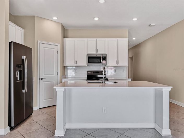 Image No.8-3 Bed Property for sale