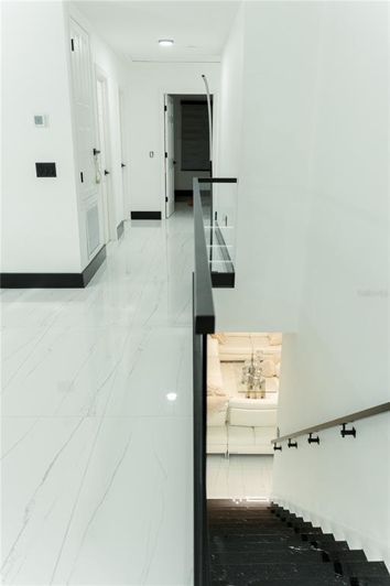 Image No.21-5 Bed Property for sale