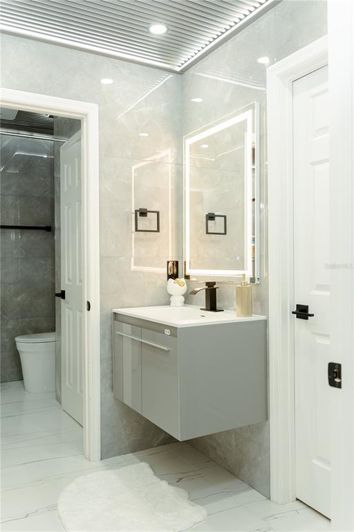 Image No.24-5 Bed Property for sale