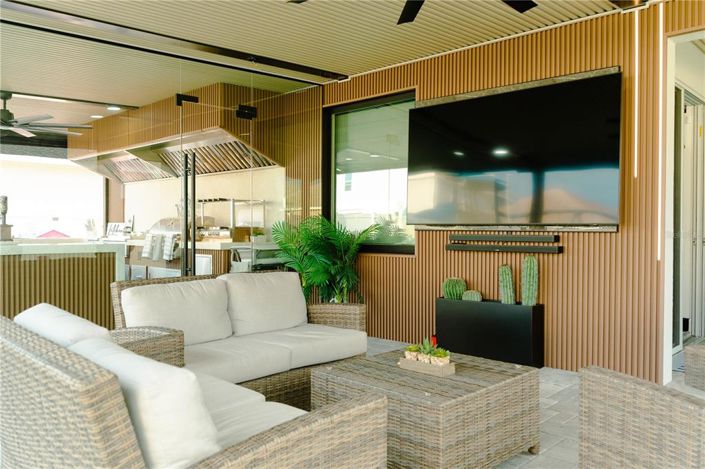 Image No.31-5 Bed Property for sale