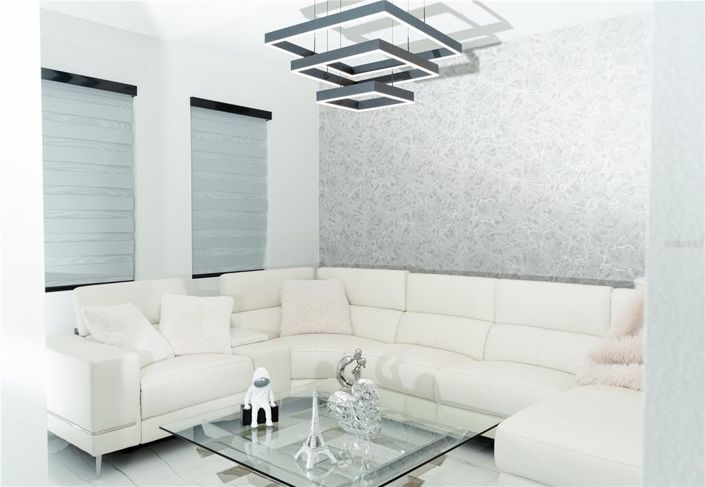 Image No.5-5 Bed Property for sale