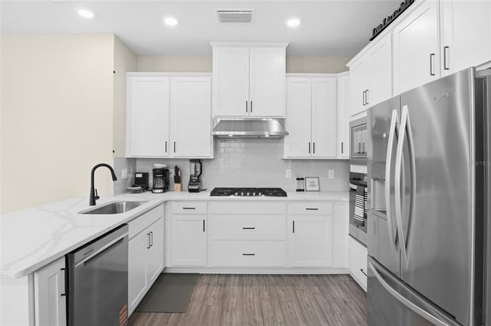 Image No.12-4 Bed Property for sale