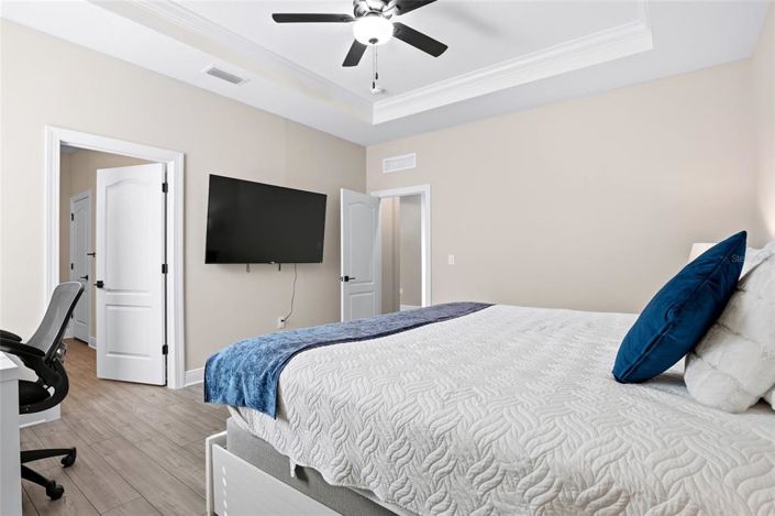 Image No.17-4 Bed Property for sale