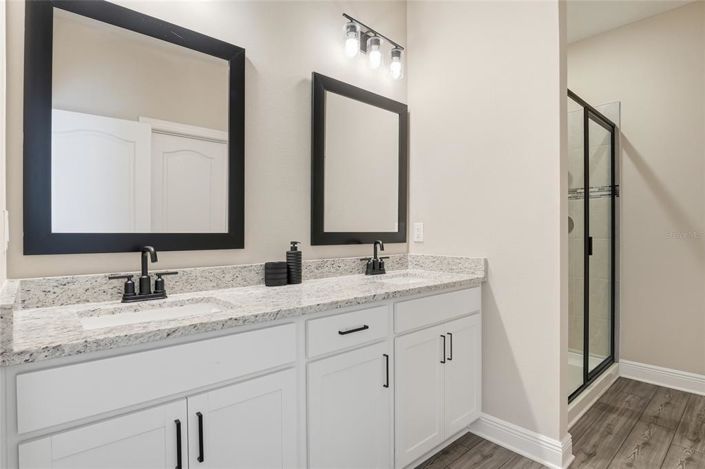 Image No.19-4 Bed Property for sale