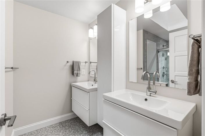 Image No.26-4 Bed Property for sale