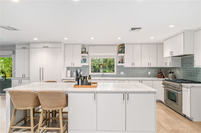 Image No.9-4 Bed Property for sale