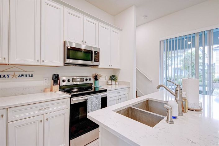 Image No.10-5 Bed Property for sale