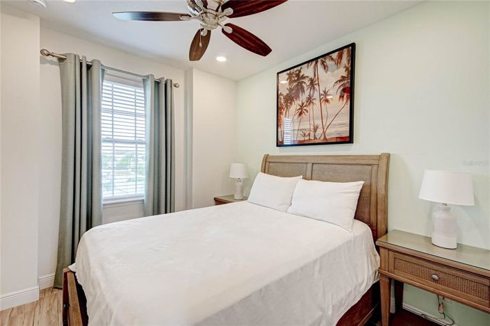 Image No.20-5 Bed Property for sale