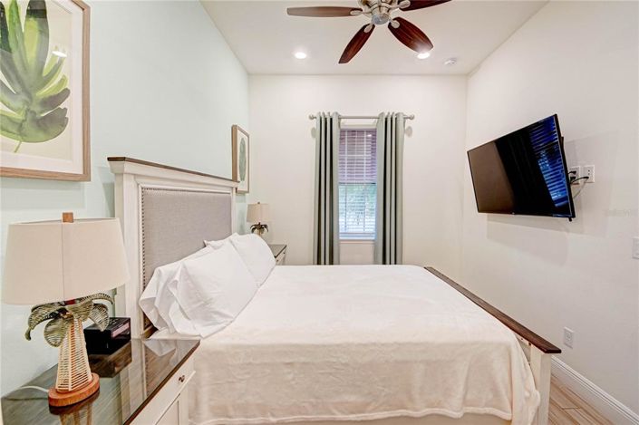 Image No.27-5 Bed Property for sale