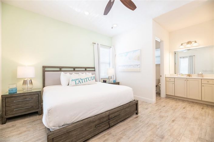 Image No.10-2 Bed Property for sale