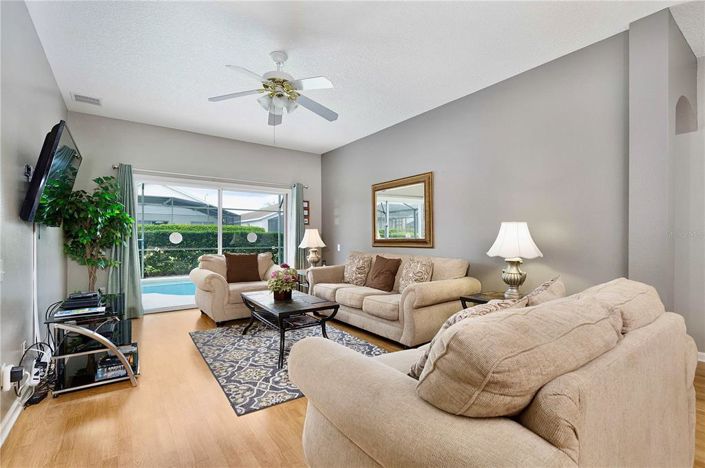 Image No.6-4 Bed Property for sale