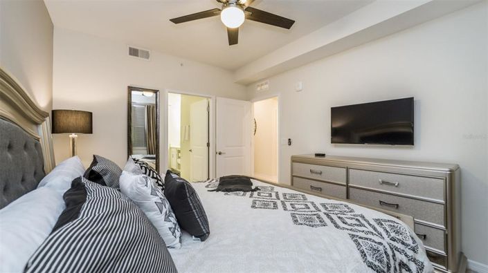 Image No.12-2 Bed Property for sale