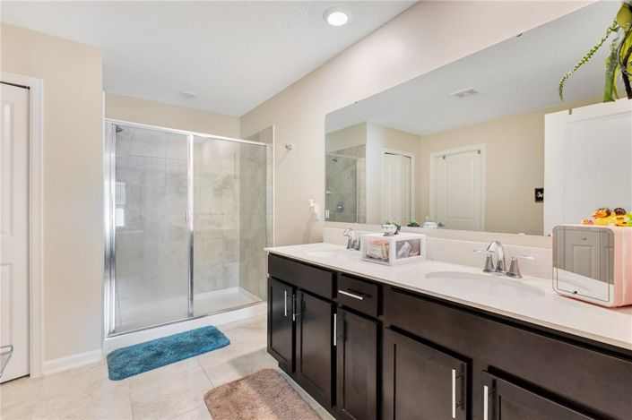 Image No.12-4 Bed Property for sale