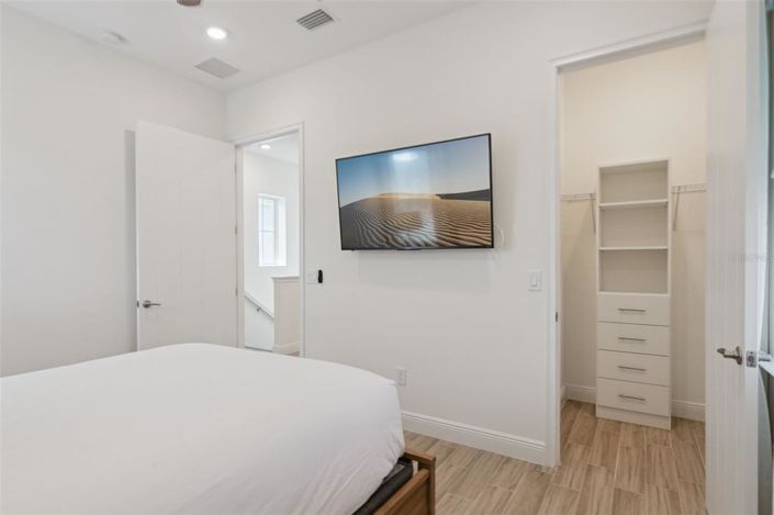 Image No.15-3 Bed Property for sale