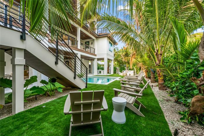 Image No.11-6 Bed Property for sale