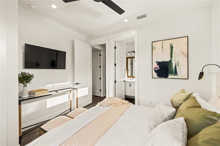 Image No.42-6 Bed Property for sale