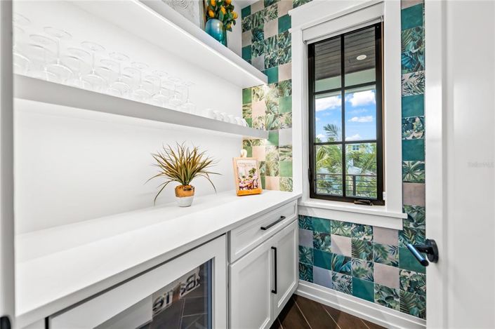 Image No.54-6 Bed Property for sale