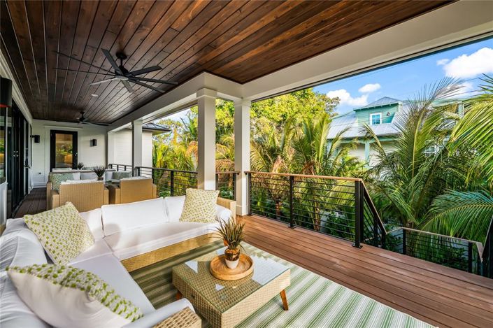 Image No.57-6 Bed Property for sale