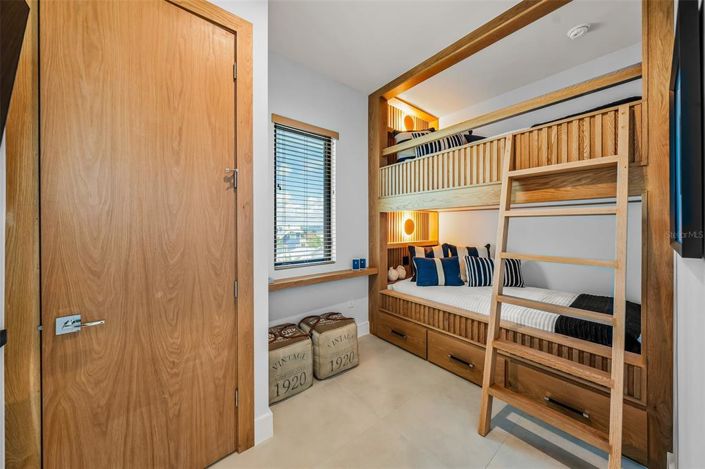 Image No.29-6 Bed Property for sale