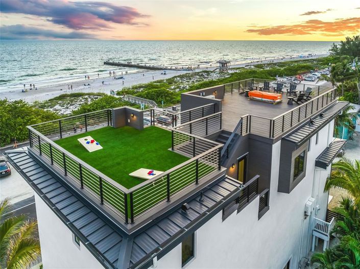 Image No.4-6 Bed Property for sale